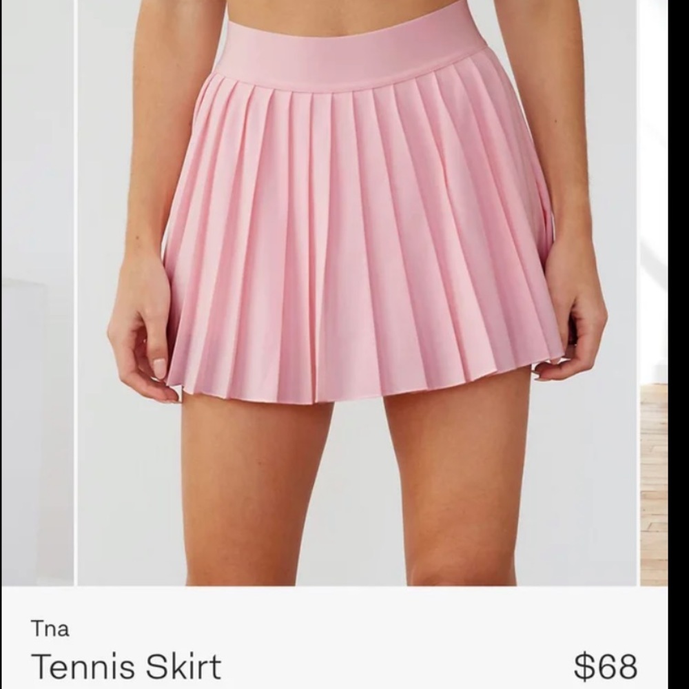 Aritzia TNA tennis skort pink